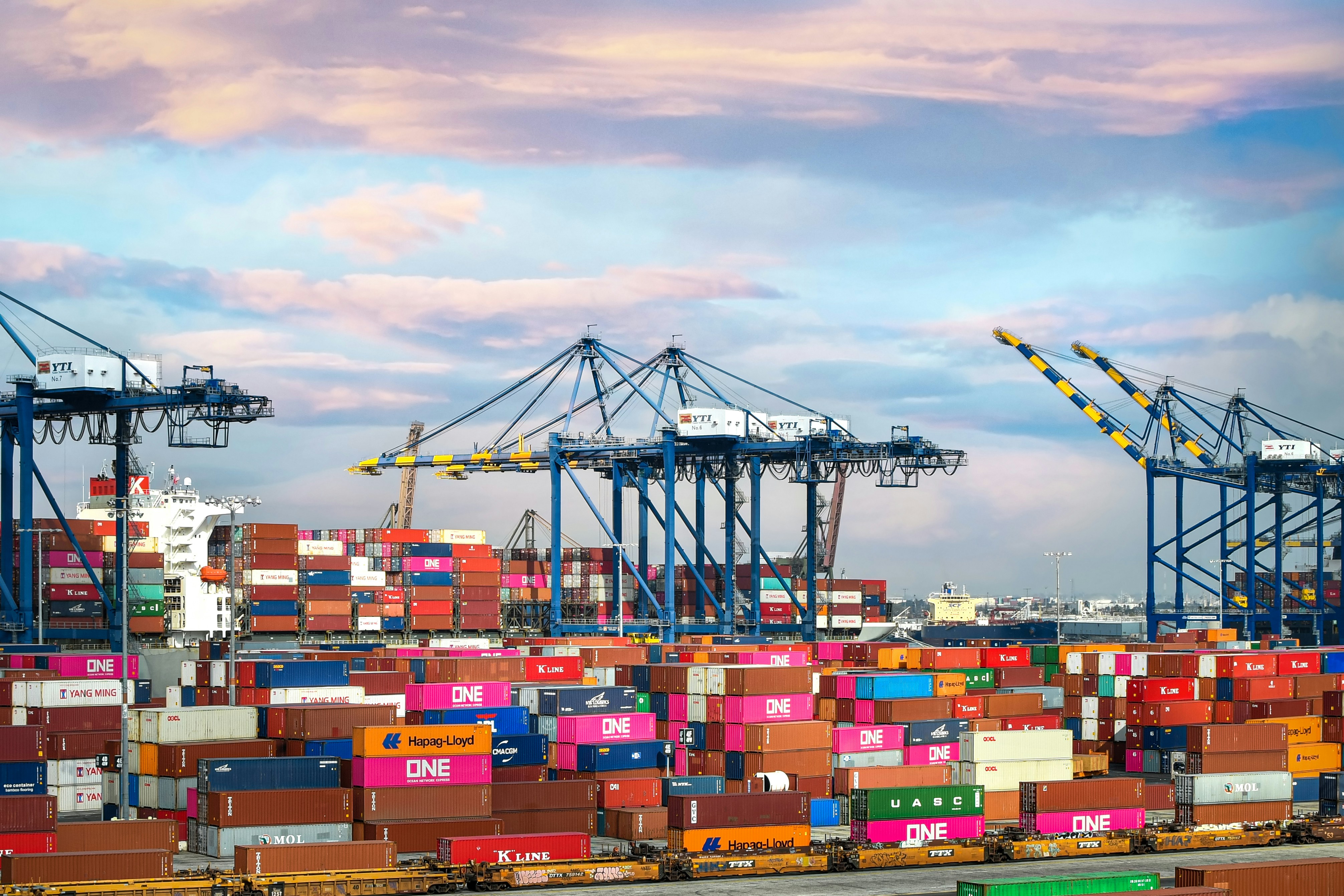 How Elbaliz Simplifies Cross-Border Freight Planning